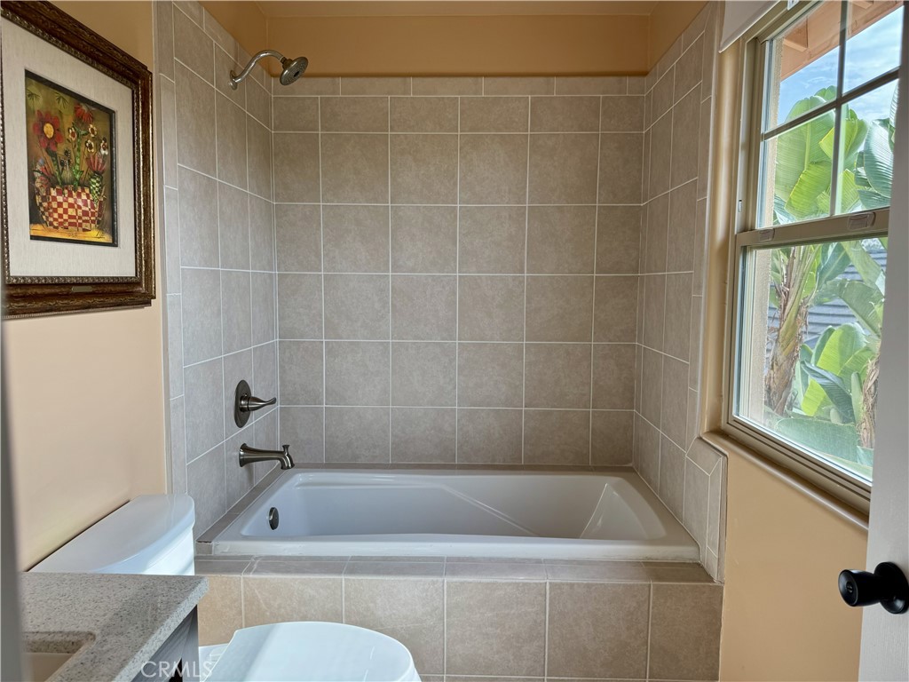 29 Sandstone Irvine, CA 92604 - Photo 24 of 31
