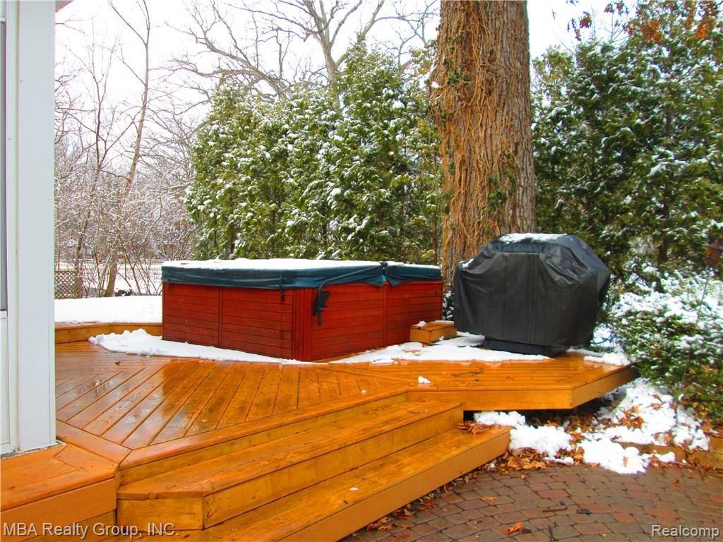 21169 Thorofare Road Grosse Ile, MI 48138 - Photo 44 of 54 IMG_8790.JPG
