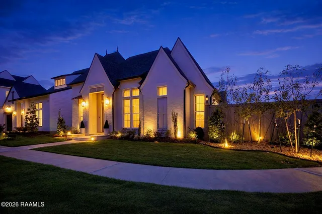 $875,000 | 211 Crossbill Drive, Lafayette, LA 70508