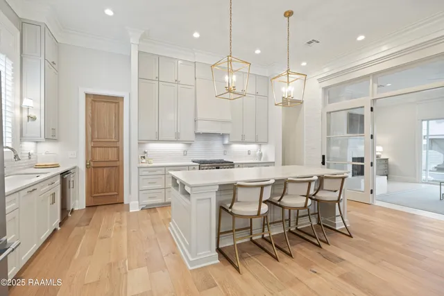 $875,000 | 211 Crossbill Drive, Lafayette, LA 70508