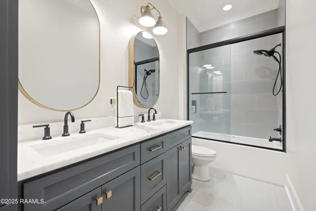 $875,000 | 211 Crossbill Drive, Lafayette, LA 70508