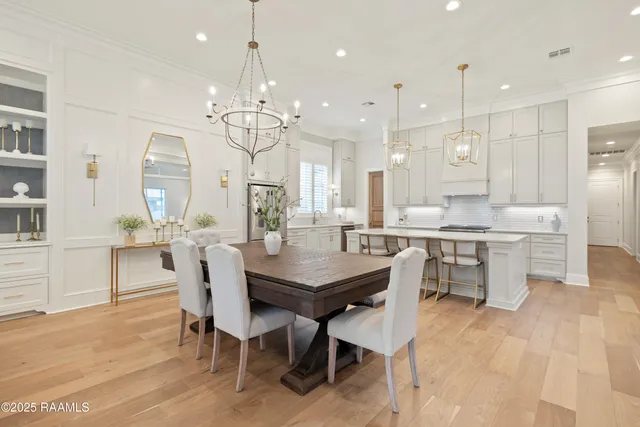 $875,000 | 211 Crossbill Drive, Lafayette, LA 70508