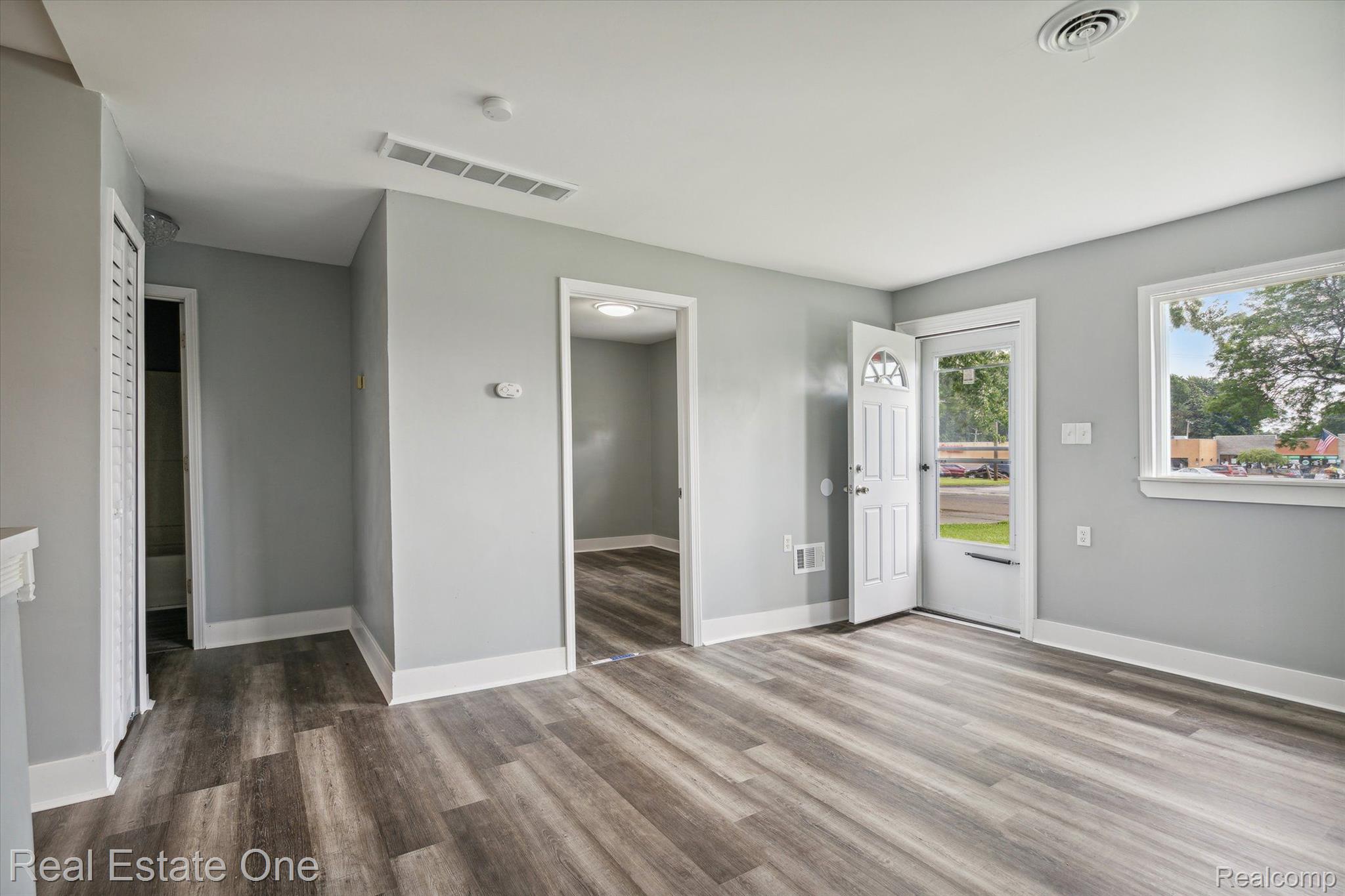 22750 Wick Road Taylor, MI 48180 - Photo 8 of 26