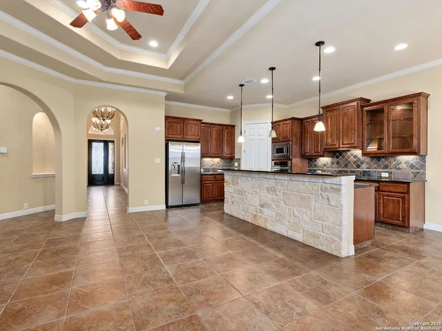 $2,900 | 16026 Huebner Bluff, San Antonio, TX 78248