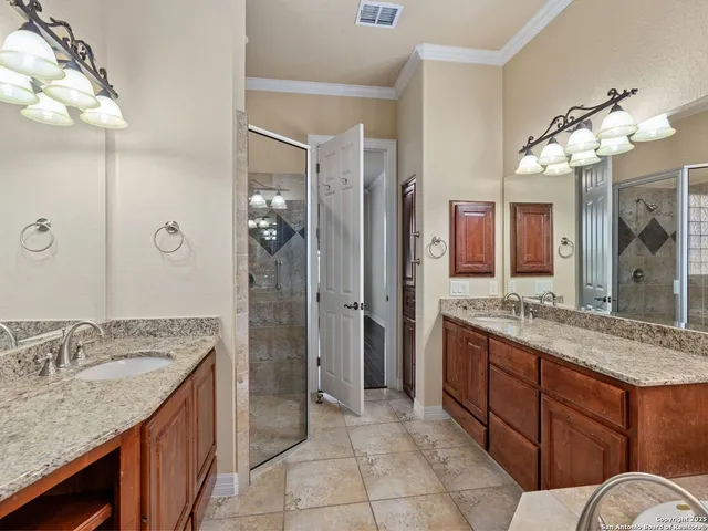 a view of a backyard with pathway