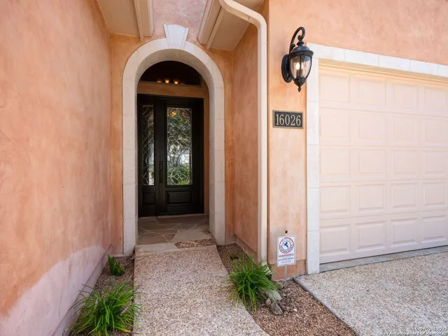 $2,900 | 16026 Huebner Bluff, San Antonio, TX 78248
