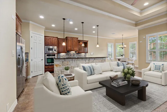 $2,900 | 16026 Huebner Bluff, San Antonio, TX 78248