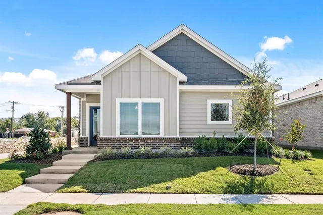 $2,235 | 104 Magnolia Boulevard, Hutchins, TX 75141