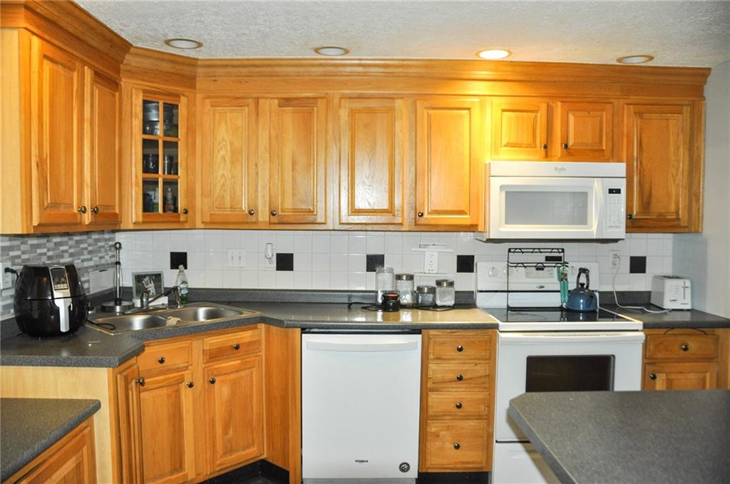 54 Fosterville Road Greensburg, PA 15601 - Photo 8 of 25 Gallery Image 8