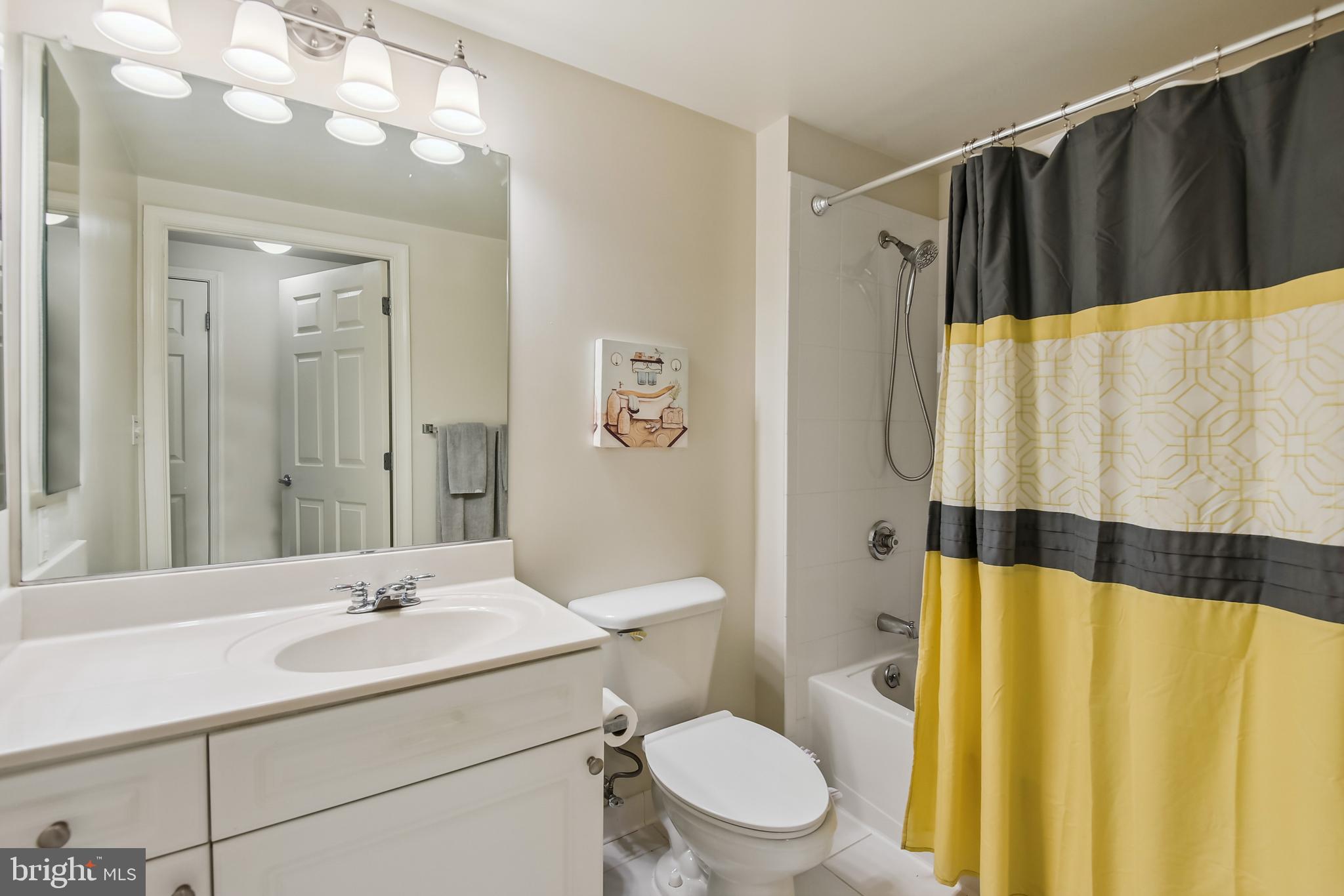 2726 Gallows Road, Unit 1311 Vienna, VA 22180 - Photo 30 of 53