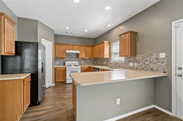 $2,000 | 5422 Summer Spring Lane, Rosharon, TX 77583