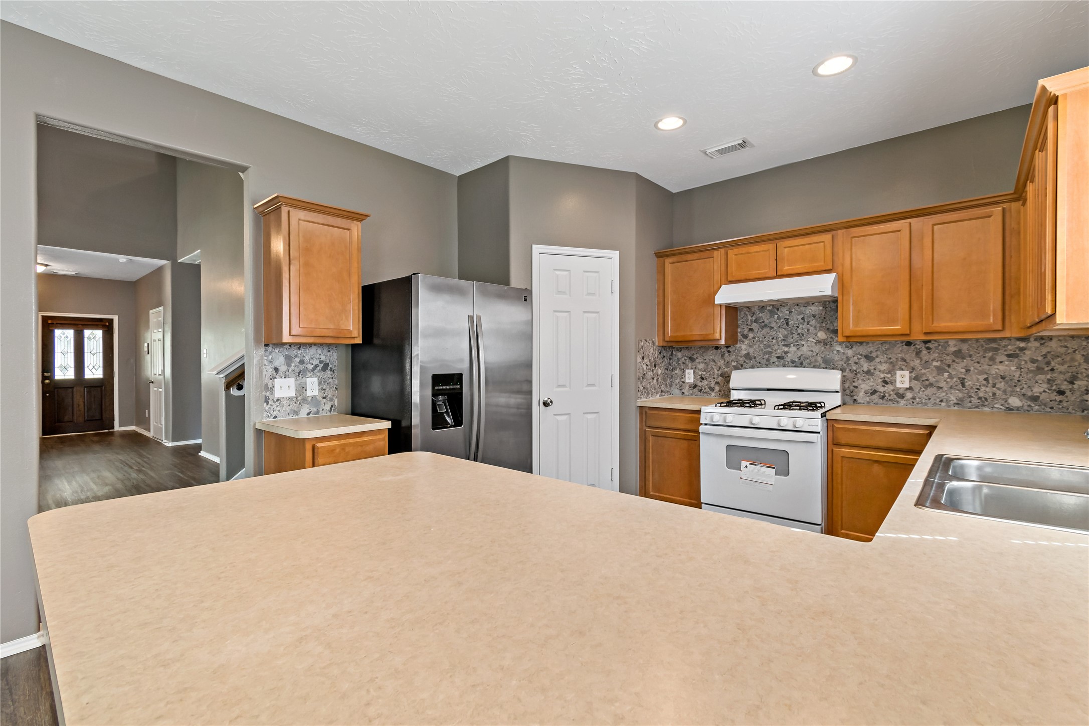 5422 Summer Spring Lane Rosharon, TX 77583 - Photo 12 of 45