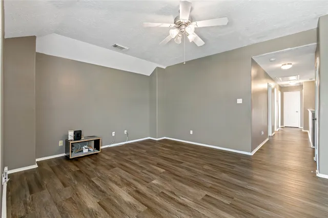 $2,000 | 5422 Summer Spring Lane, Rosharon, TX 77583