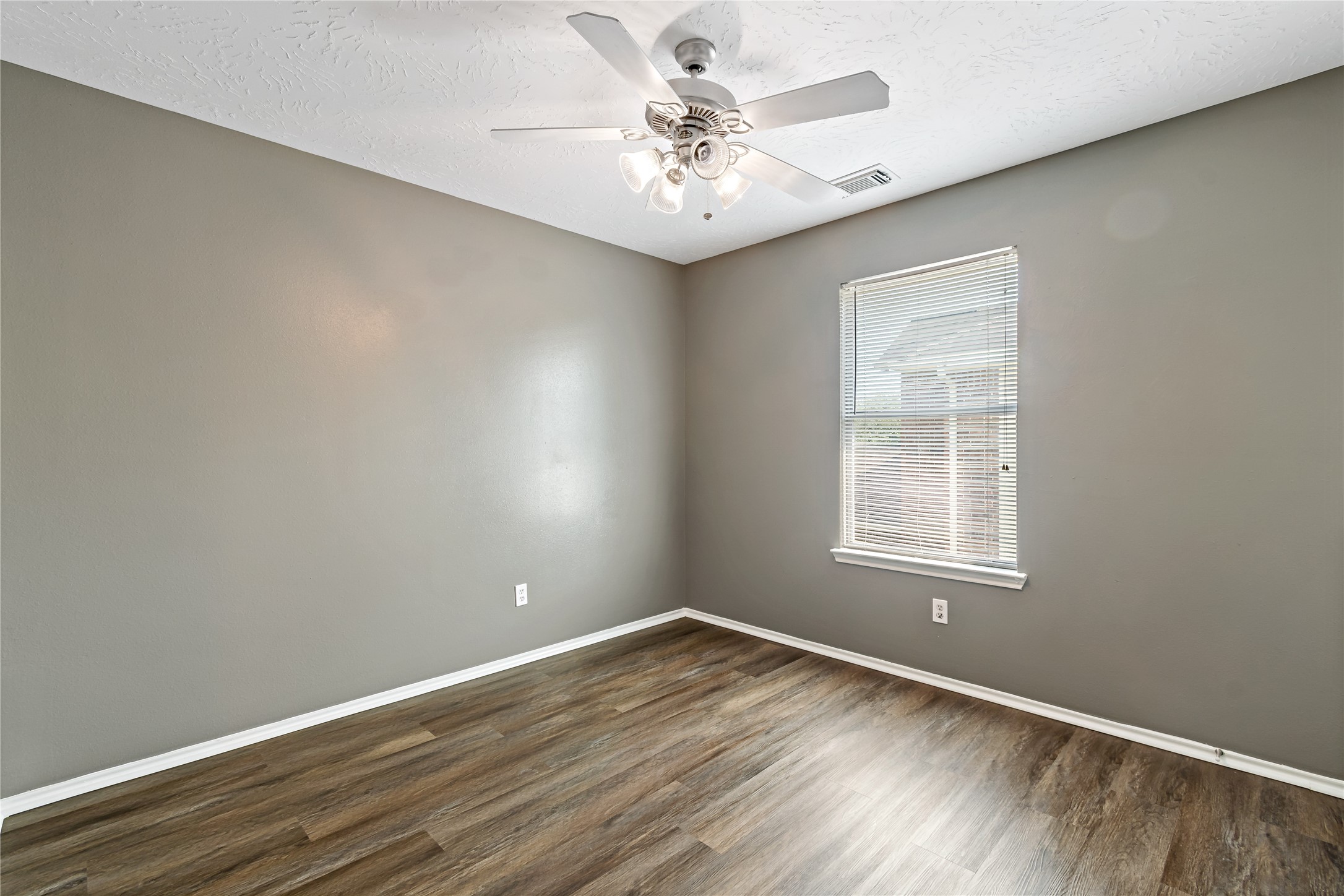 5422 Summer Spring Lane Rosharon, TX 77583 - Photo 24 of 45