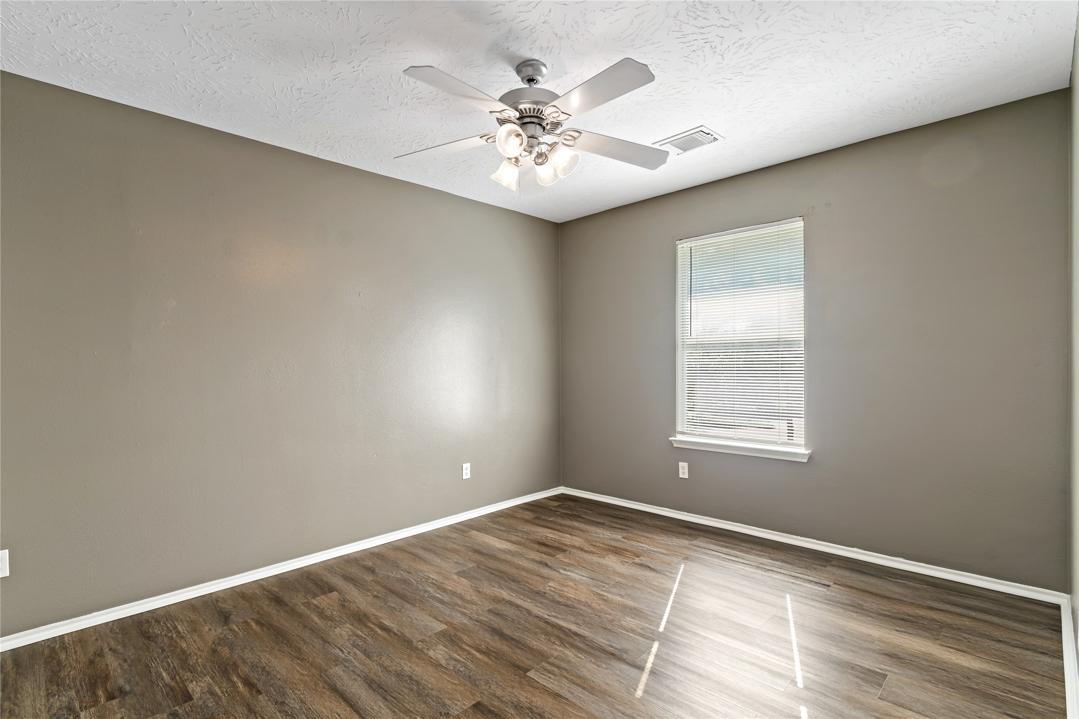 5422 Summer Spring Lane Rosharon, TX 77583 - Photo 27 of 45