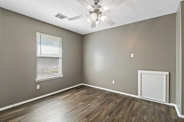 $2,000 | 5422 Summer Spring Lane, Rosharon, TX 77583