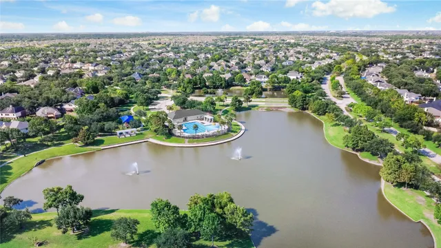 $2,000 | 5422 Summer Spring Lane, Rosharon, TX 77583