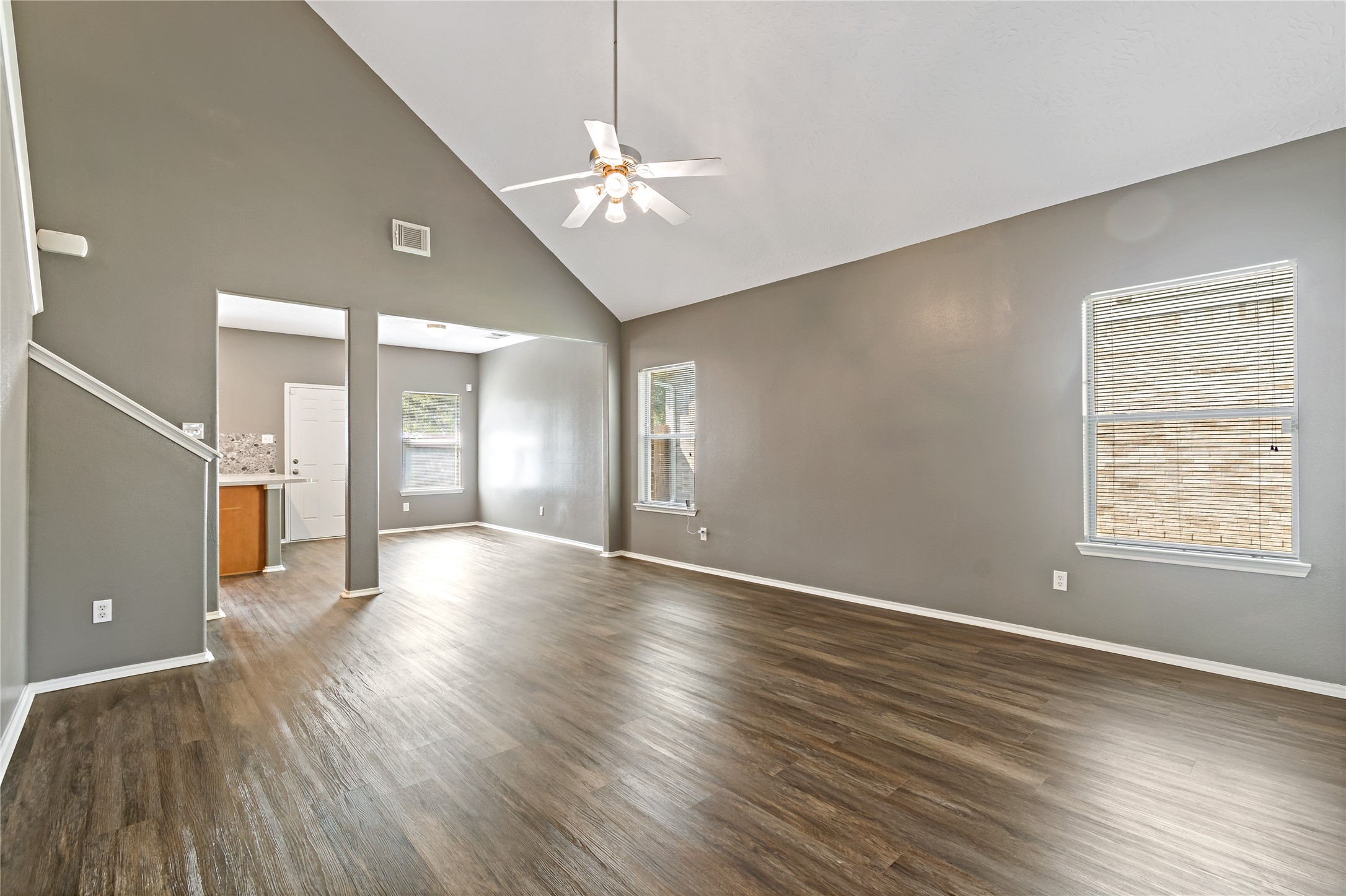 5422 Summer Spring Lane Rosharon, TX 77583 - Photo 6 of 45