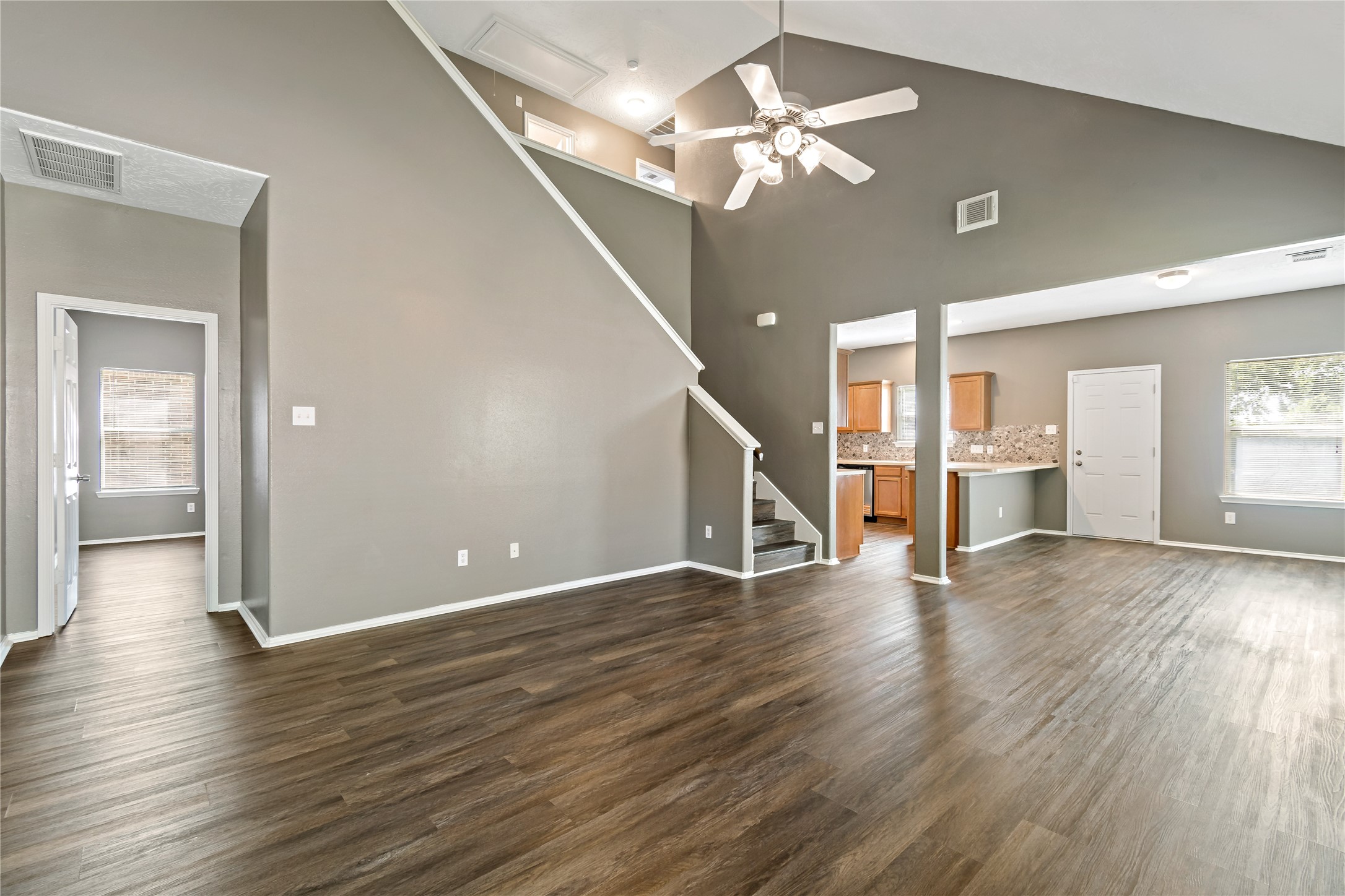 5422 Summer Spring Lane Rosharon, TX 77583 - Photo 7 of 45