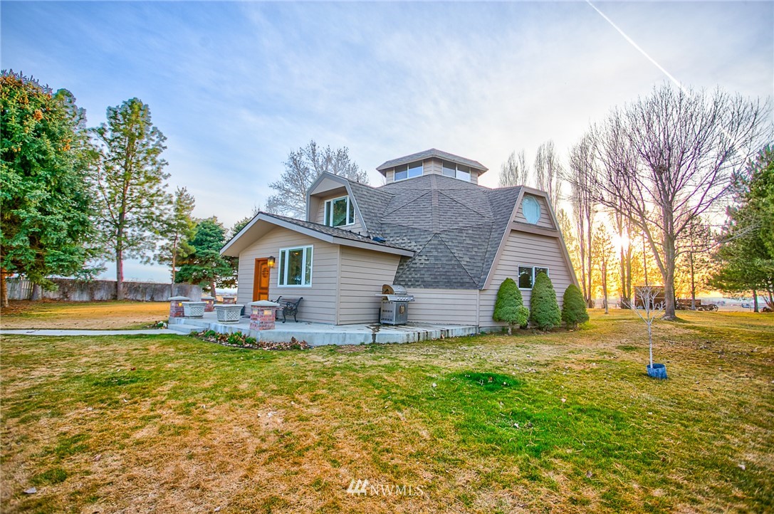 3630 Rd F Northeast Moses Lake, WA 98837 - Photo 2 of 25 Gallery Image 2