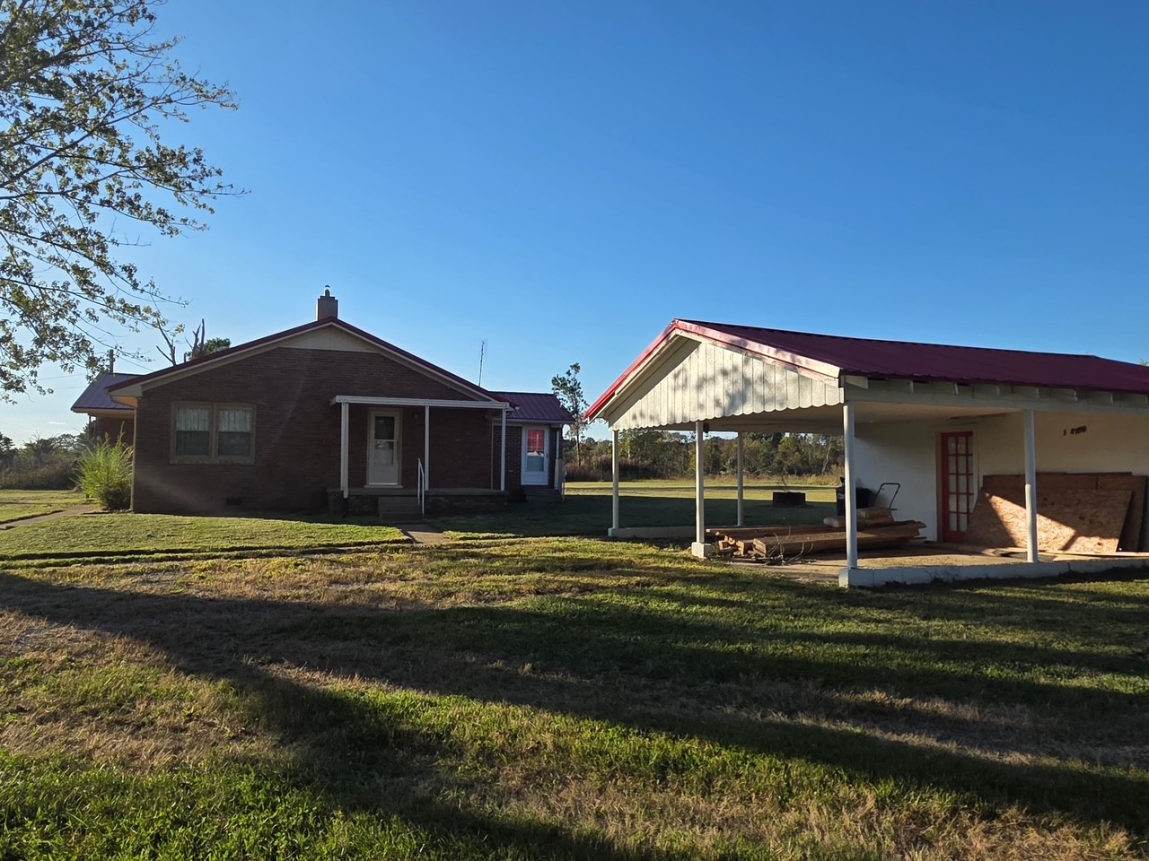 126 Dunn Road Leoma, TN 38468 - Photo 5 of 16 a view of a house with a yard