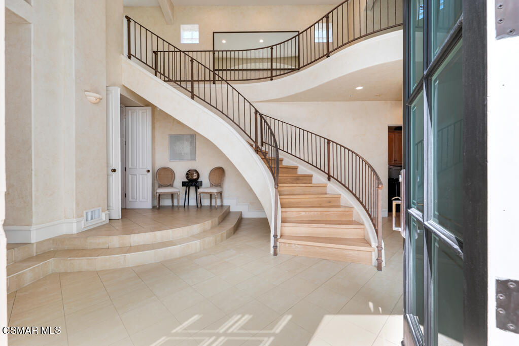 1245 Capri Way Oxnard, CA 93035 - Photo 13 of 94 1245 Capri Way- HsHProd-1