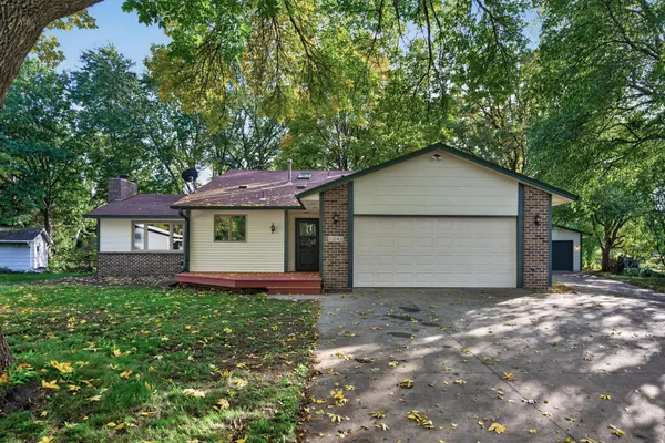 $399,500 | 11043 98th Place North, Maple Grove, MN 55369