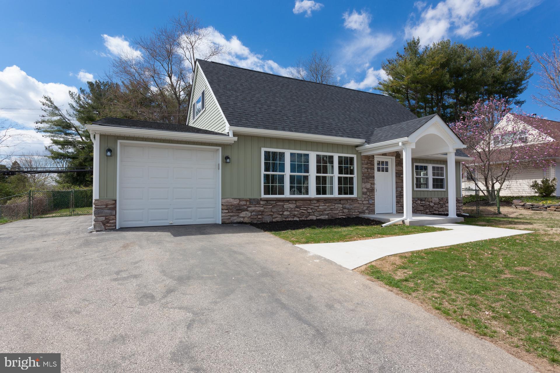 9 Cardinal Road Levittown, PA 19057 - Photo 2 of 29 Gallery Image 2