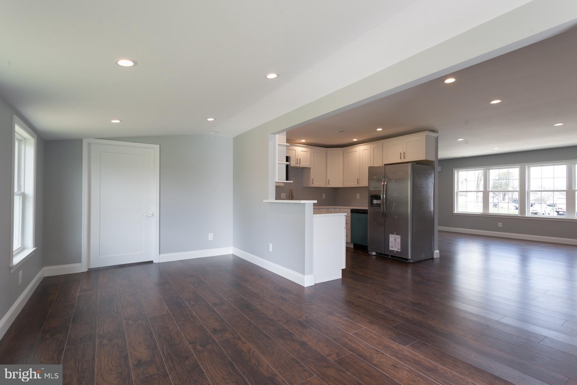 9 Cardinal Road Levittown, PA 19057 - Photo 13 of 29 Gallery Image 13