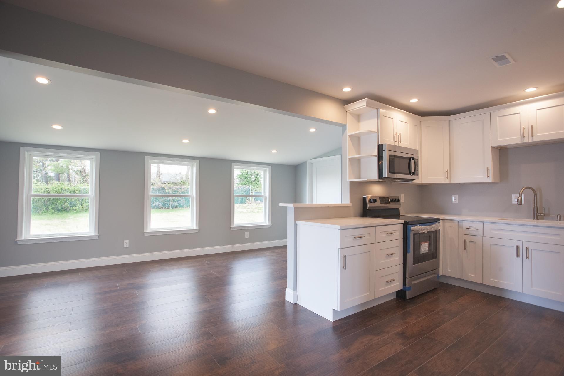 9 Cardinal Road Levittown, PA 19057 - Photo 15 of 29 Family room off of Kitchen