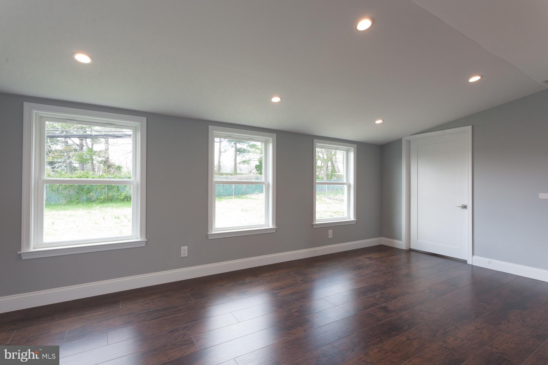 9 Cardinal Road Levittown, PA 19057 - Photo 16 of 29 Family Room
