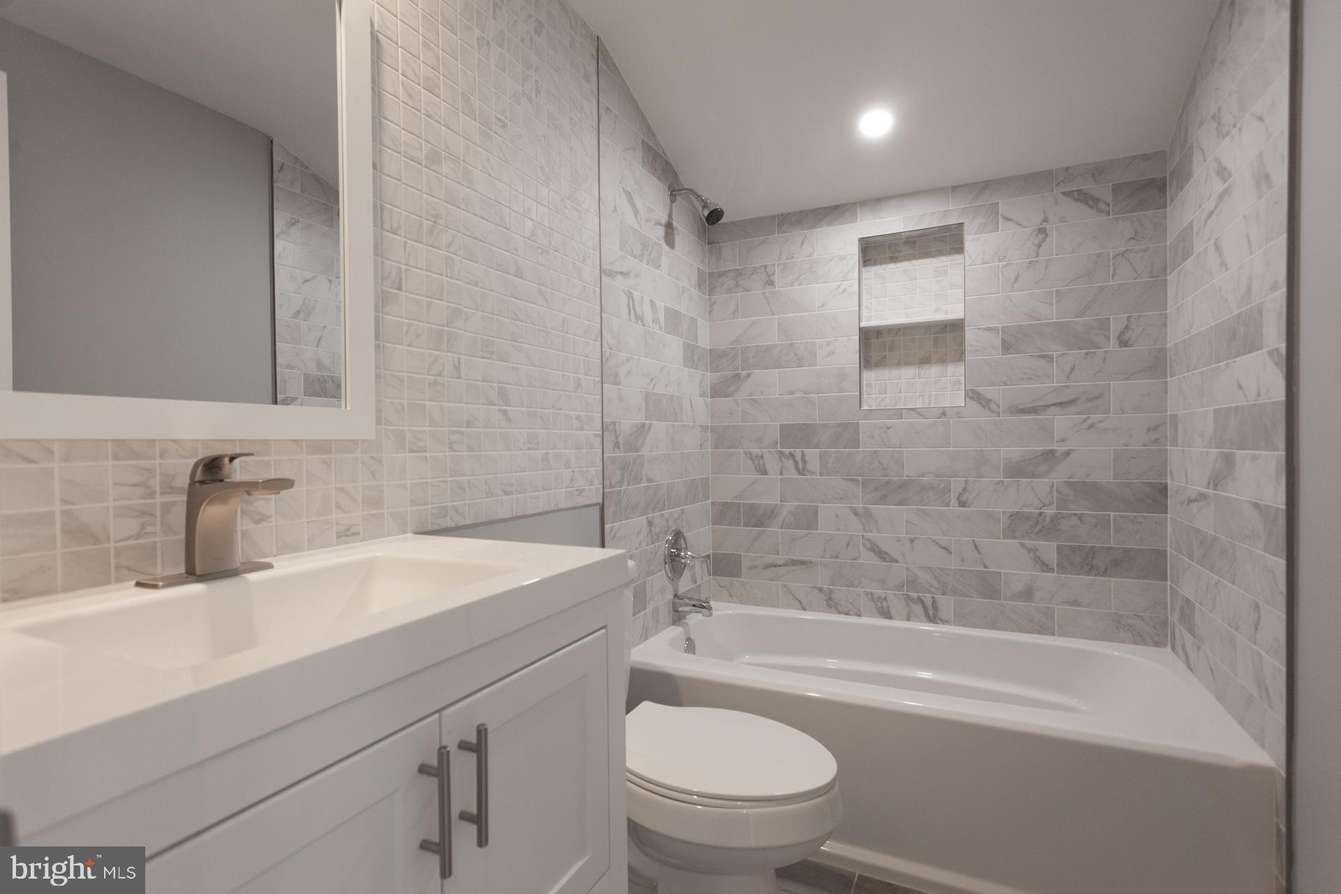 9 Cardinal Road Levittown, PA 19057 - Photo 25 of 29 Second floor Full Bath