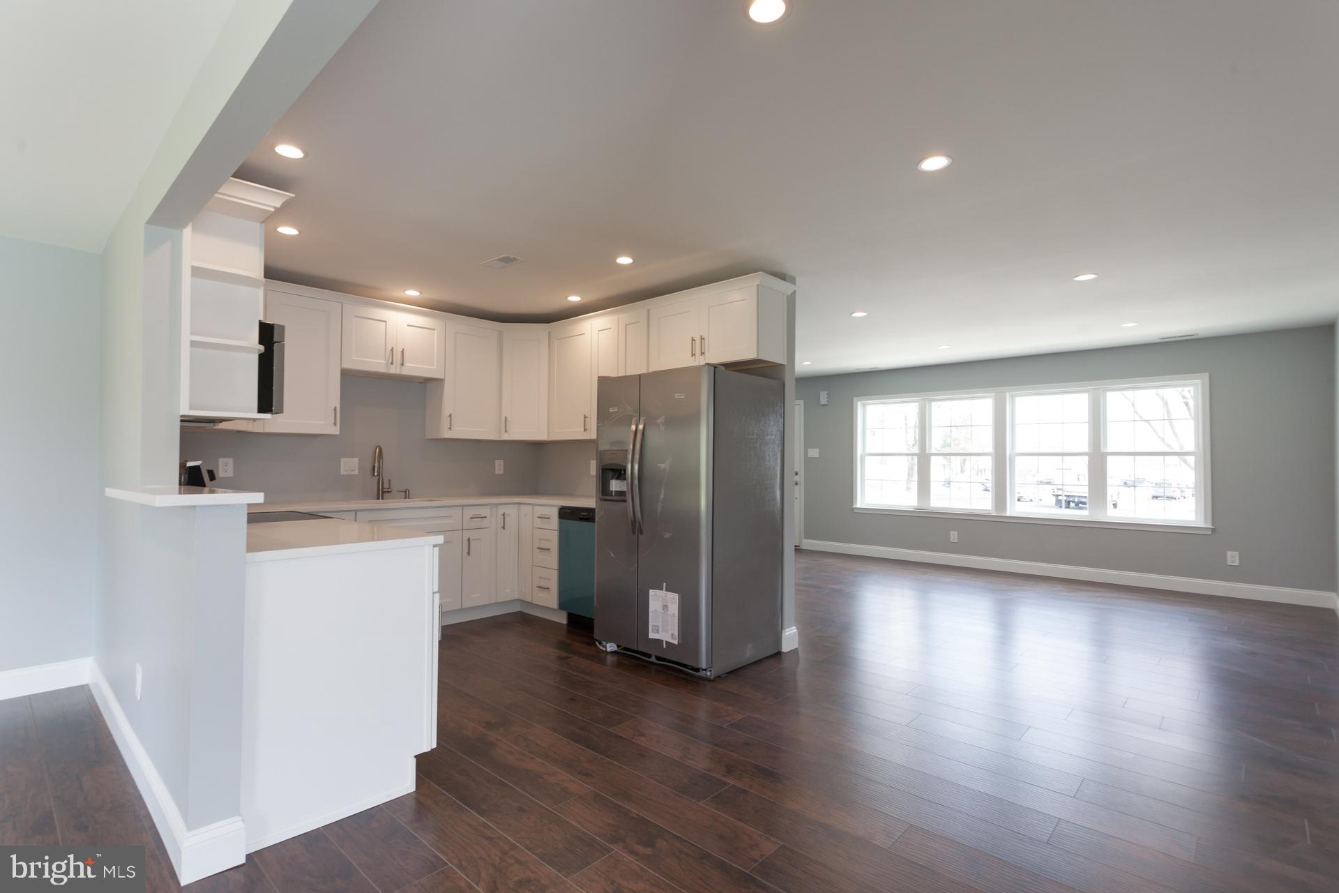 9 Cardinal Road Levittown, PA 19057 - Photo 8 of 29 Kitchen with Dining Area