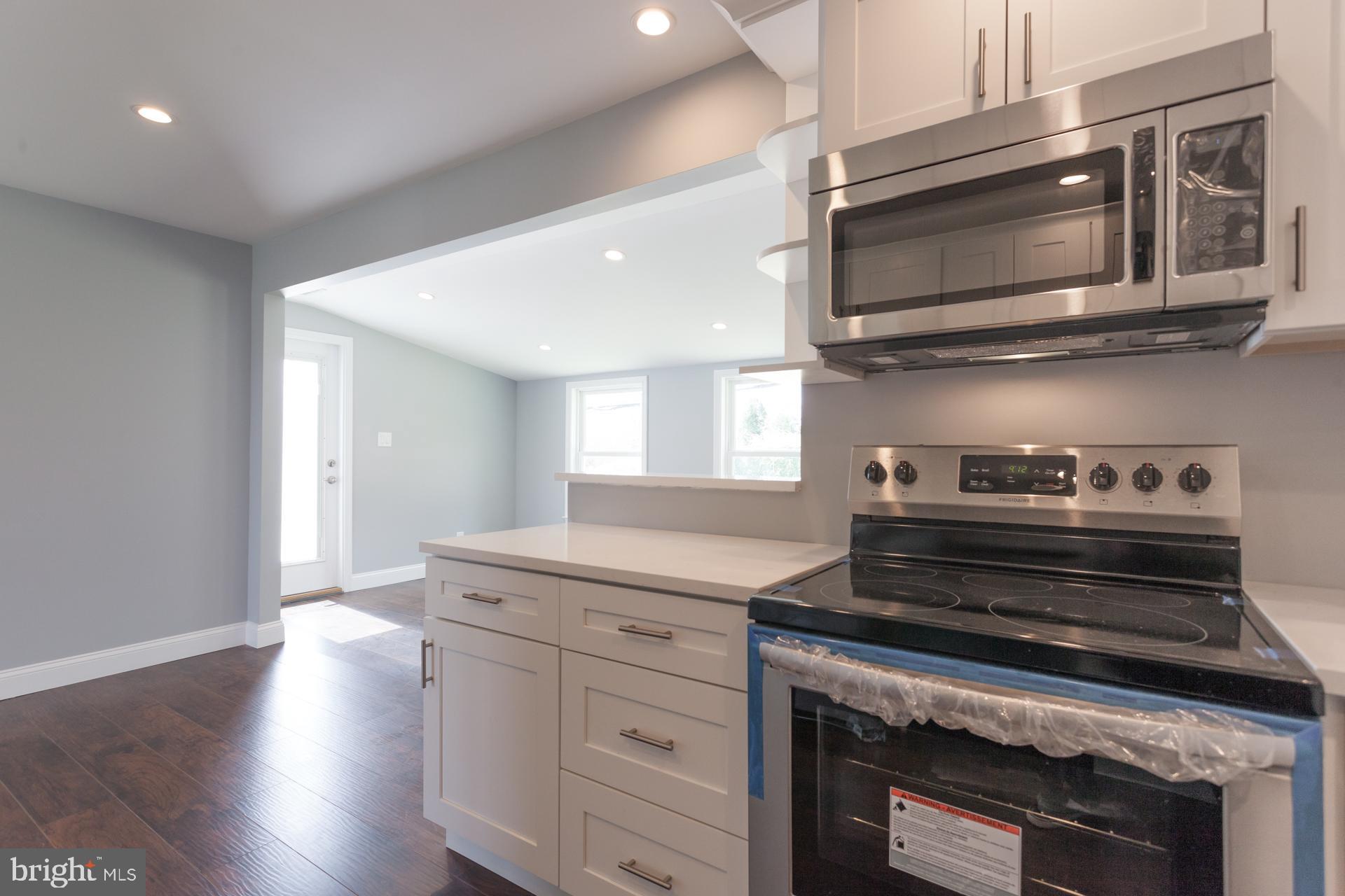 9 Cardinal Road Levittown, PA 19057 - Photo 10 of 29 Kitchen View