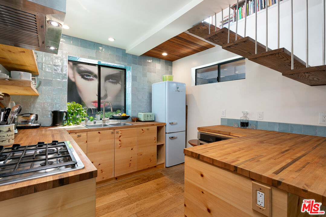 1001 Main Street Venice, CA 90291 - Photo 7 of 65
