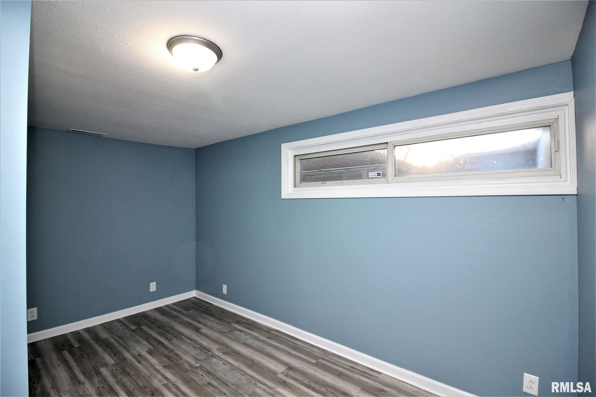 2305 East Keys Avenue Springfield, IL 62702 - Photo 13 of 22