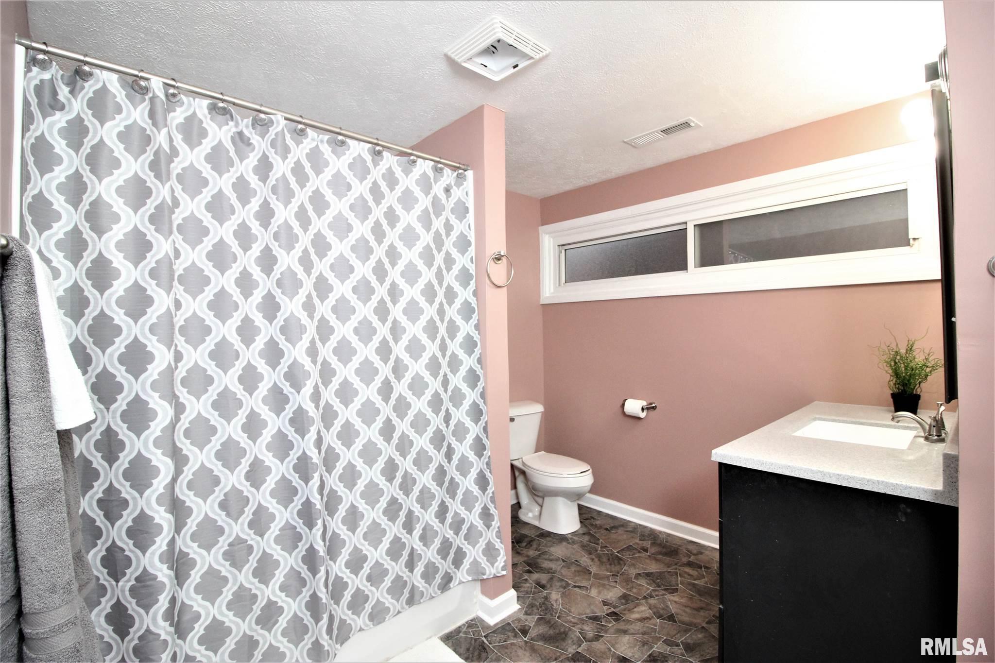 2305 East Keys Avenue Springfield, IL 62702 - Photo 19 of 22