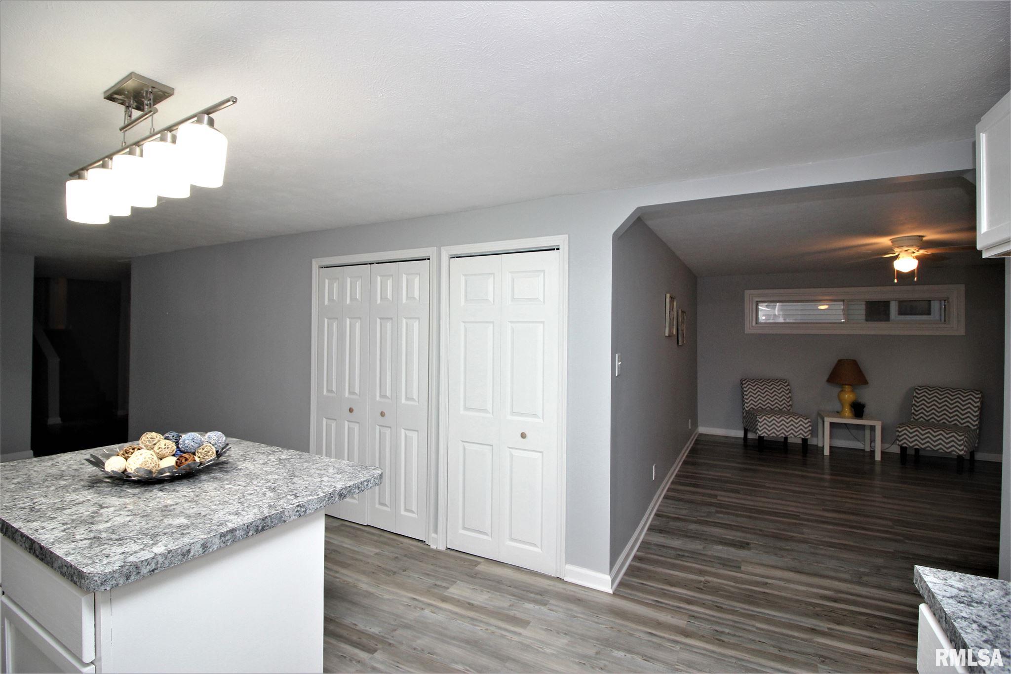 2305 East Keys Avenue Springfield, IL 62702 - Photo 8 of 22