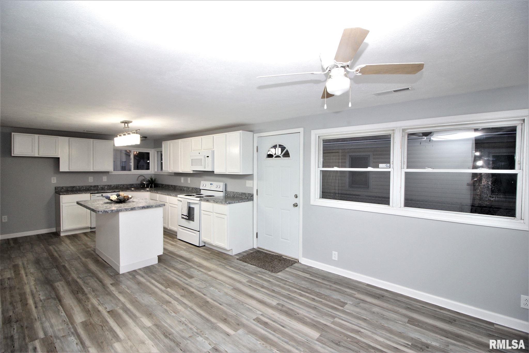 2305 East Keys Avenue Springfield, IL 62702 - Photo 9 of 22