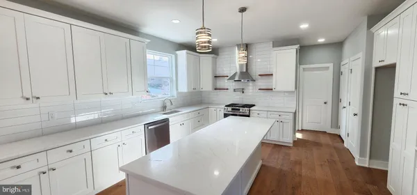 $799,900 | 11 B Fairview Avenue, Perkasie, PA 18944