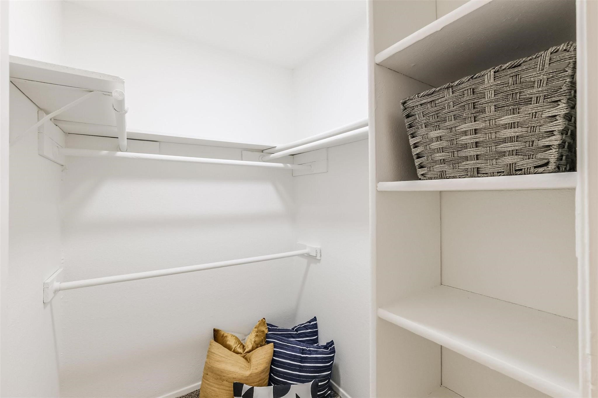8162 Richmond Avenue, Unit 1809 Houston, TX 77063 - Photo 16 of 33 a bathroom with a window and a shower