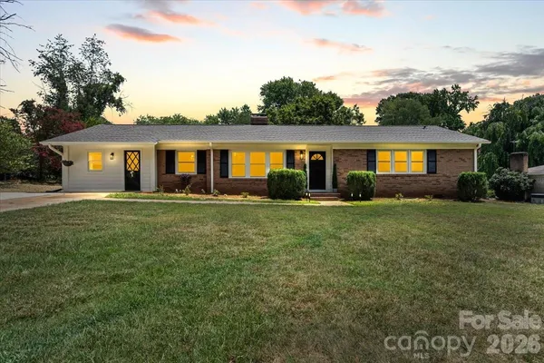 $389,500 | 1614 Kenmore Drive, Statesville, NC 28625