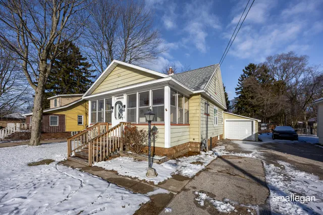 $195,000 | 2040 Lawnel Avenue, Muskegon, MI 49441