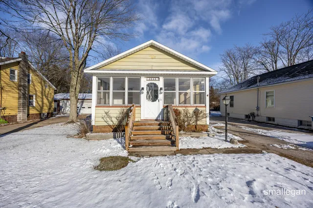 $195,000 | 2040 Lawnel Avenue, Muskegon, MI 49441