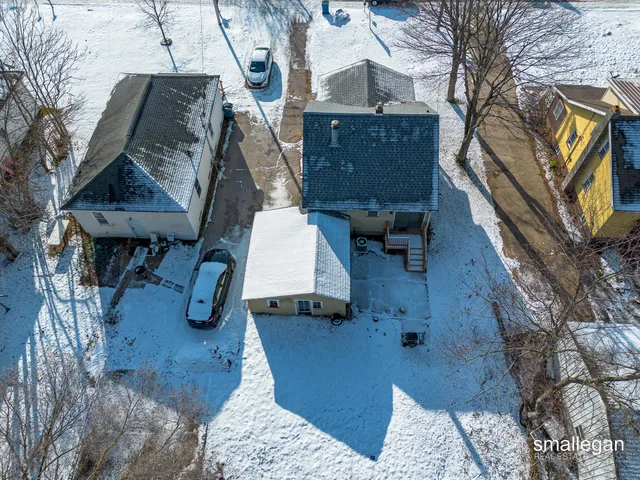 $195,000 | 2040 Lawnel Avenue, Muskegon, MI 49441