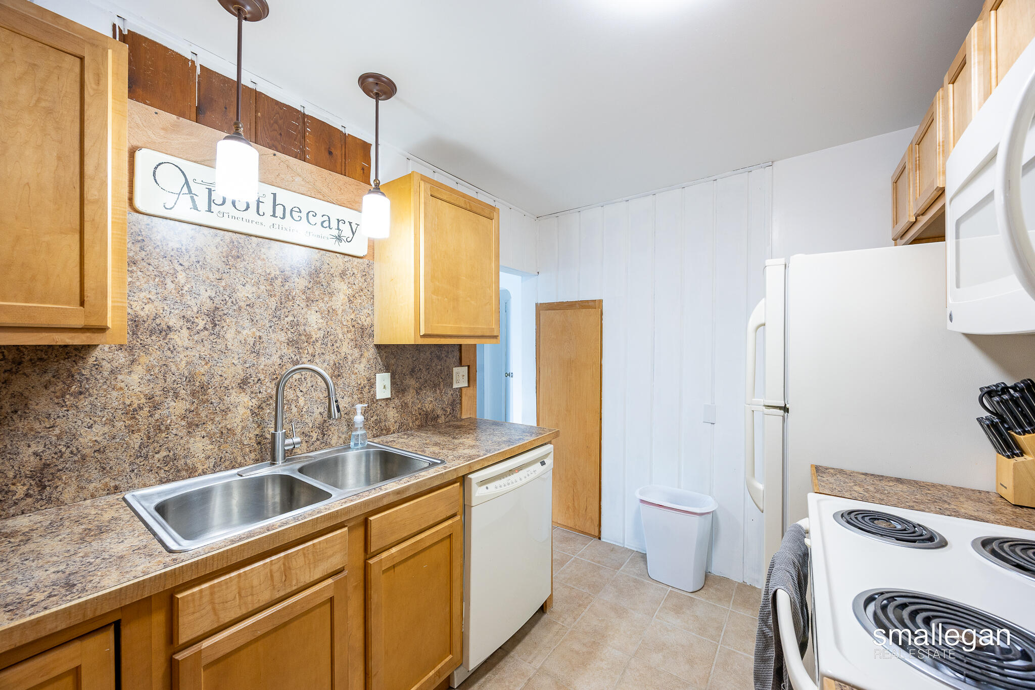 2040 Lawnel Avenue Muskegon, MI 49441 - Photo 9 of 46 6