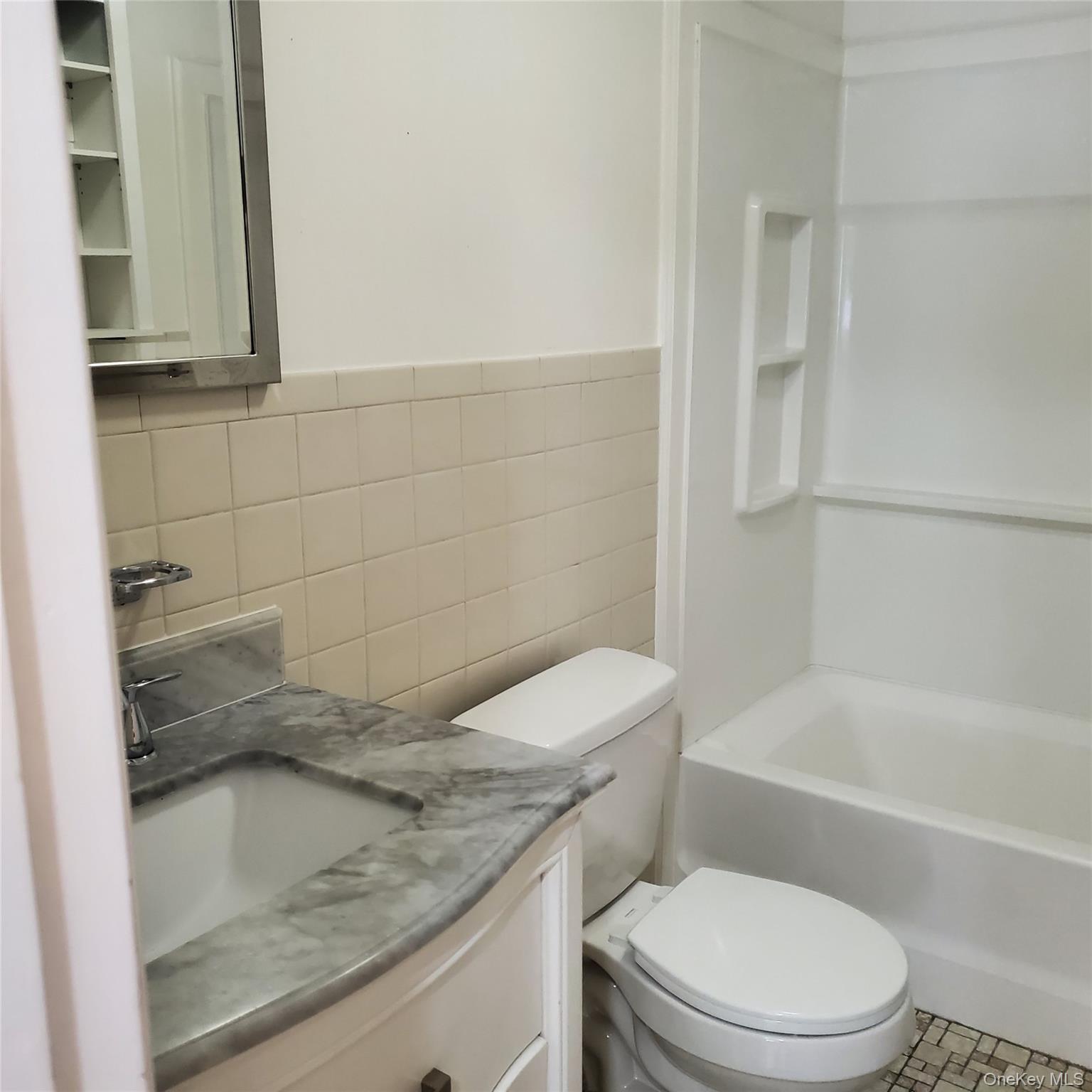 160 W Road, Unit C29 Pleasant Valley, NY 12569 - Photo 6 of 8 Gallery Image 6