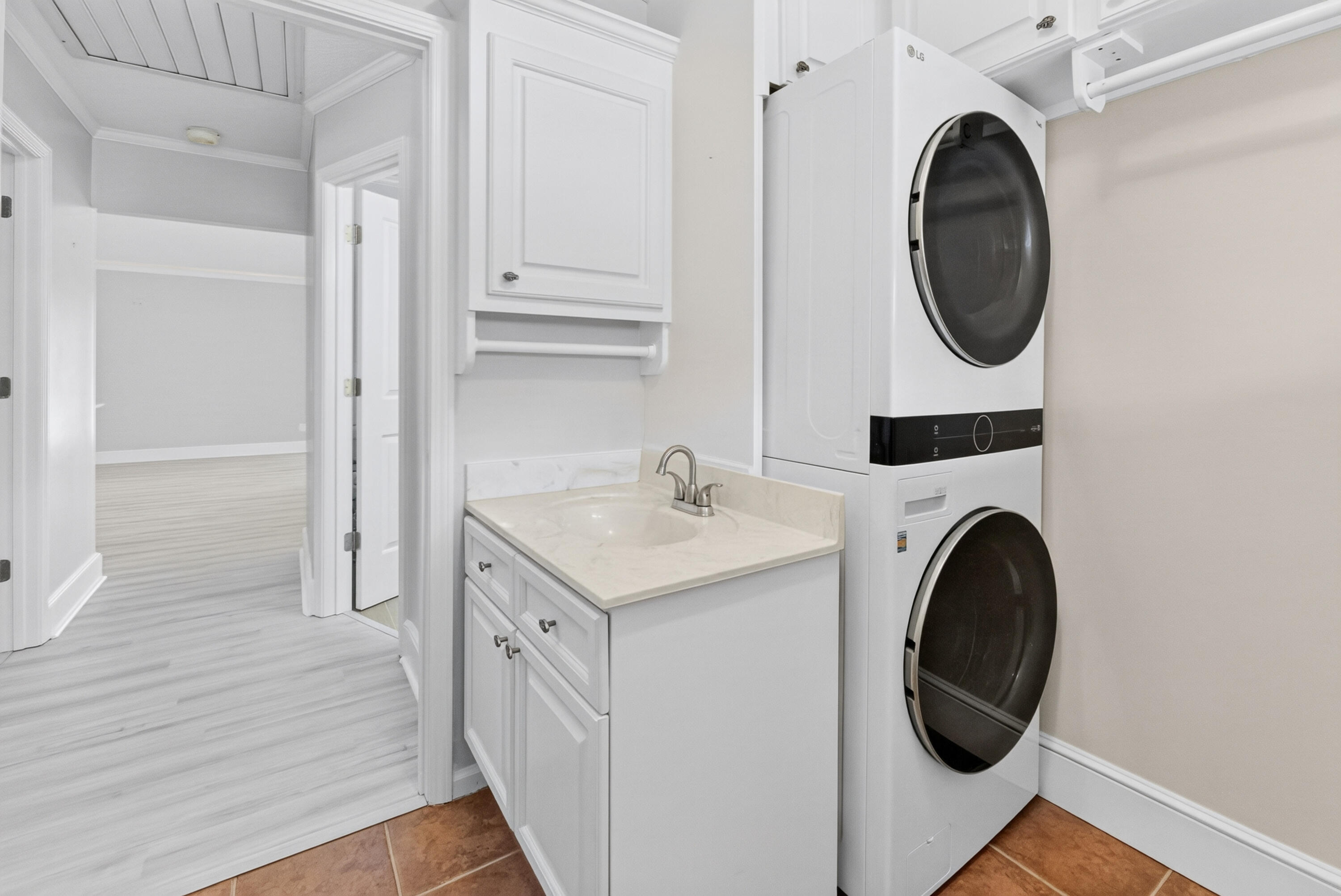 18 Ridge Lake Drive Manning, SC 29102 - Photo 37 of 78 LAUNDRY ROOM