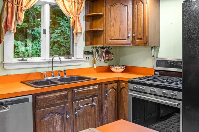 $486,000 | 2295 Quechee Main Street, Hartford, VT 05059