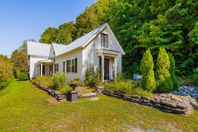 $486,000 | 2295 Quechee Main Street, Hartford, VT 05059